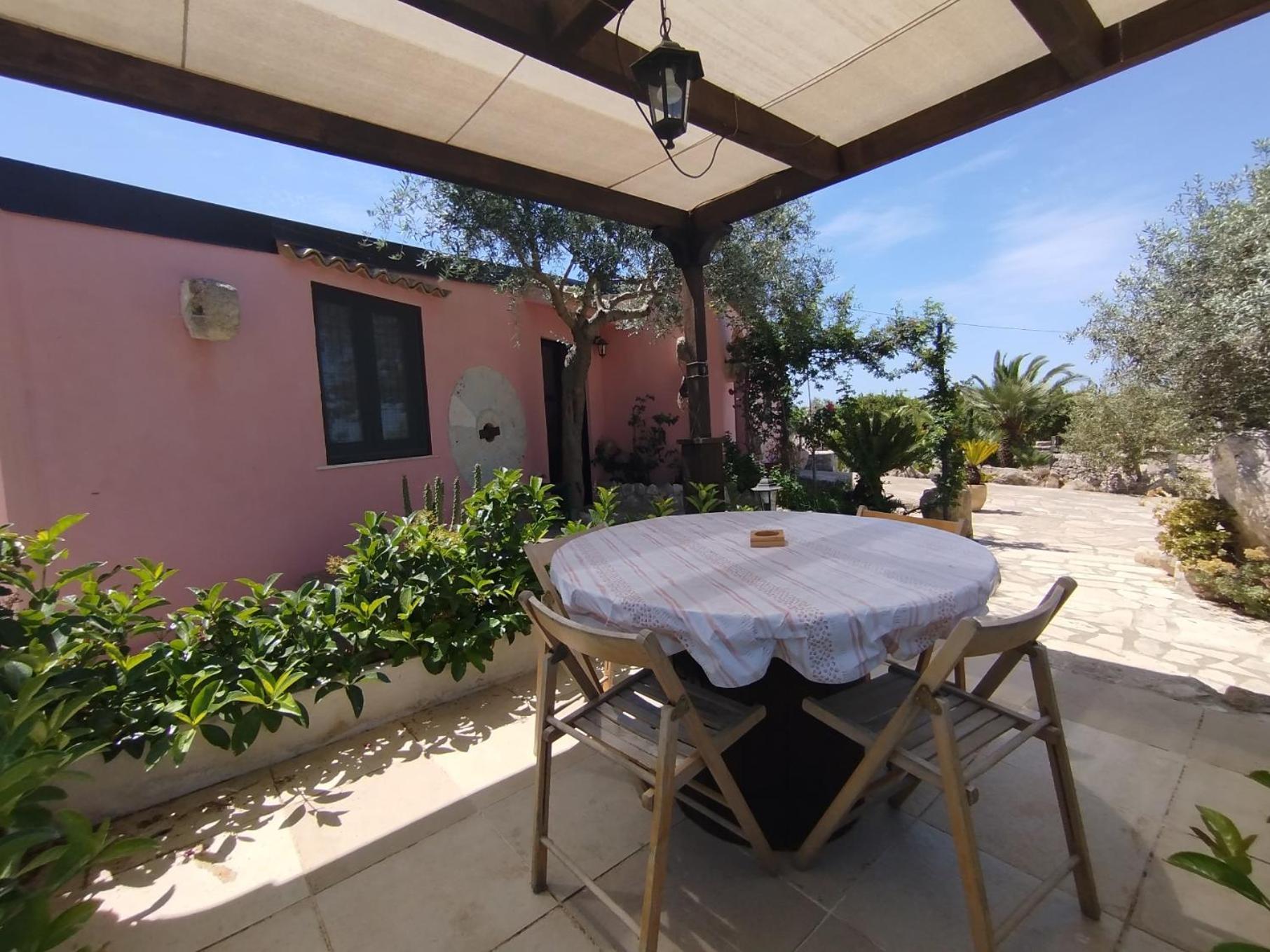 Dependance In Villa Con Piscina Ragusa Exterior photo